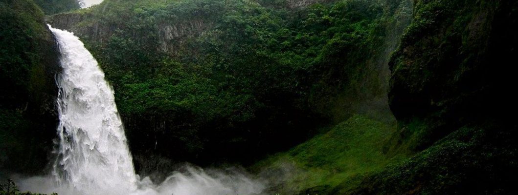 cascada-rio-malo-napo-ecuador-3